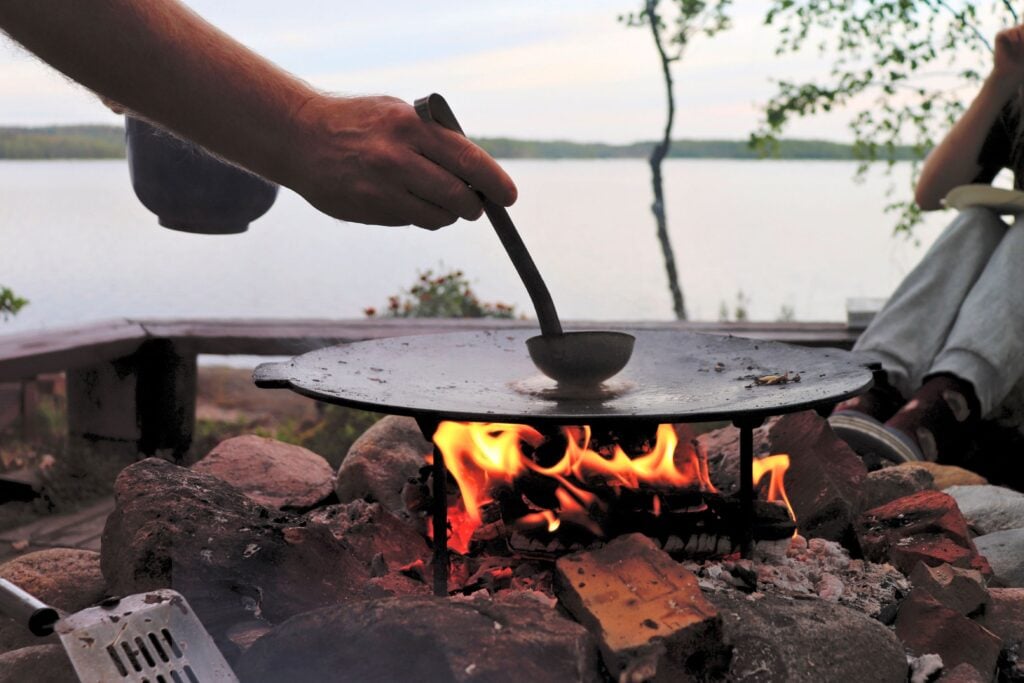Summer Nature Hike & Campfire Pancake Experience at Vaattunkiköngäs – A Taste of Lapland in Full Bloom